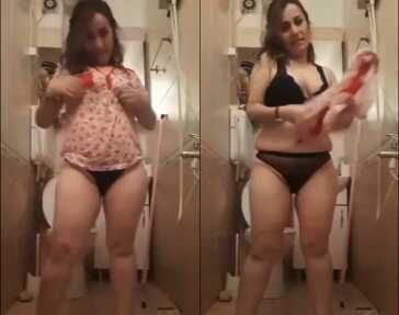 سيدة مصرية سمينة تثير جسدها العاري أمام الكاميرا